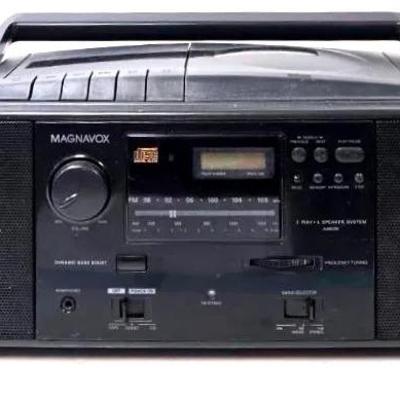 "Magnavox" AZ8025 Portable Boombox 