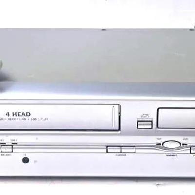 SV2000 DVD/VCR Combo Player