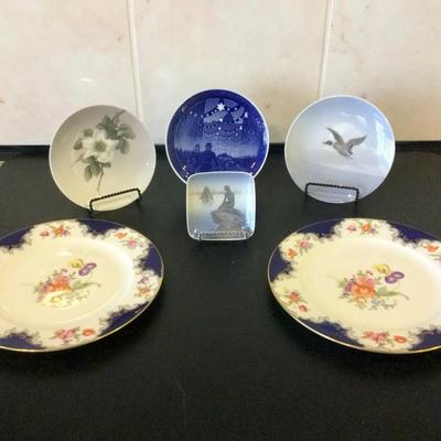 Rosenthal Selb Bavaria And Royal Copenhagen Plates - Includes Holders