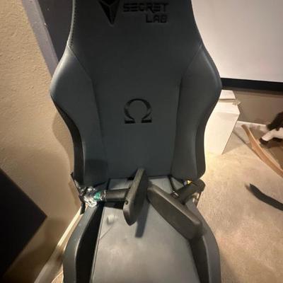 Secret Lab - gaming chair