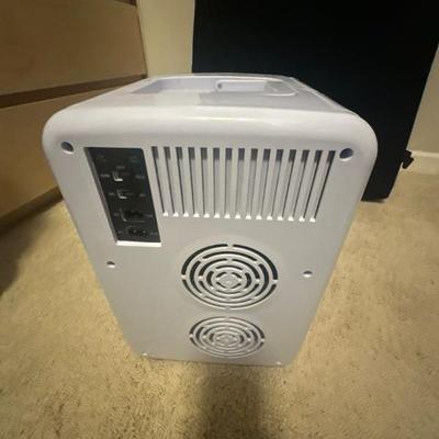 Portable refrigerator (back)