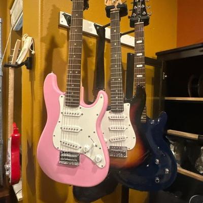 Some guitars available in online auction
