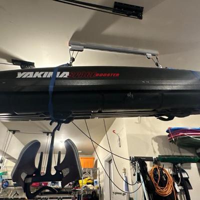 Yakima Space Booster car roof box