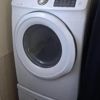 Samsung Front-Load Dryer with MoistureSensor