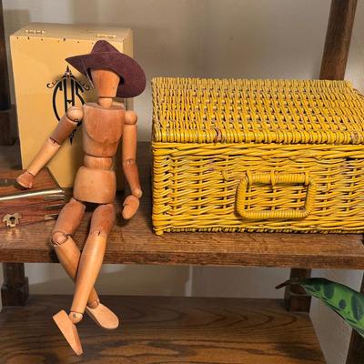 Jointed wood figurine decorative boxes