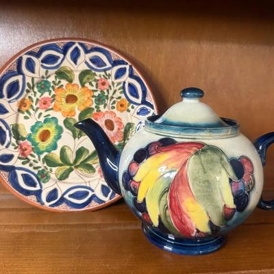 Moorcroft teapot olaria eristo portugal terra cotta plate
