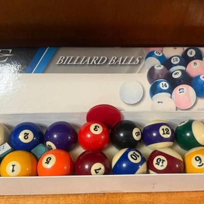 Eastpoint billiard ball set in original box