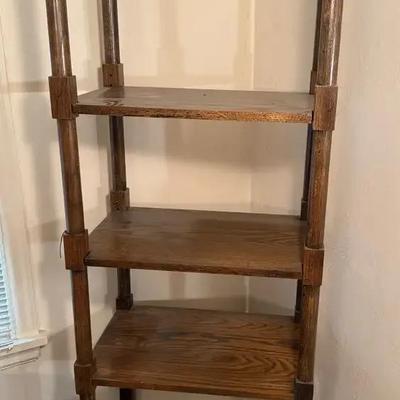 Four shelf e tagère with adjustable shelves