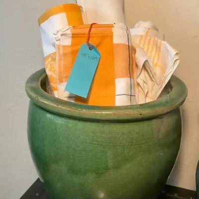 Flower pot vintage linens