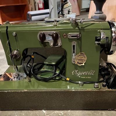 Vigorelli sewing machine and wool fabric