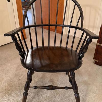 Bow back windsor chair