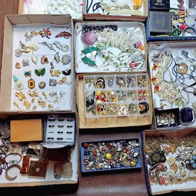 Sale Photo Thumbnail #44