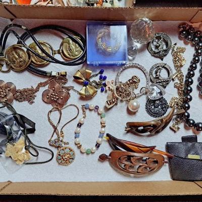 Sale Photo Thumbnail #33