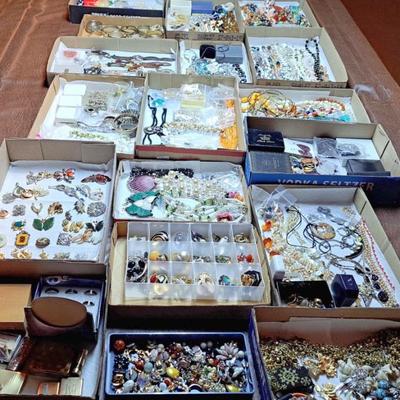 Sale Photo Thumbnail #32