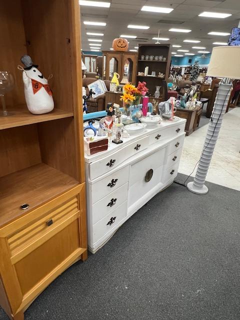 Sale Photo Thumbnail #48