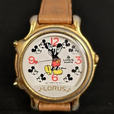 Disney Mickey Mouse Lorus Quartz Wristwatch