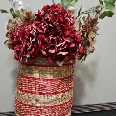 Seagrass Basket With Decorative Stems