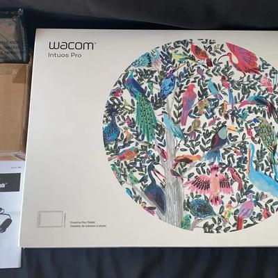 Wacom Intuos Pro Creative Pen Tablet With Charger