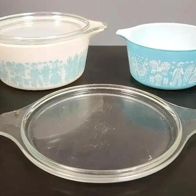 Vintage Pyrex Bowls With Lids