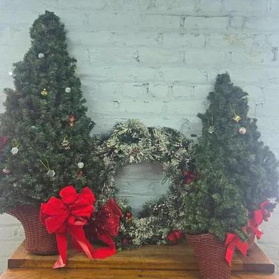 Vintage Artificial Christmas Tree In a Decorative Red Basket Planter With 22" Wreath