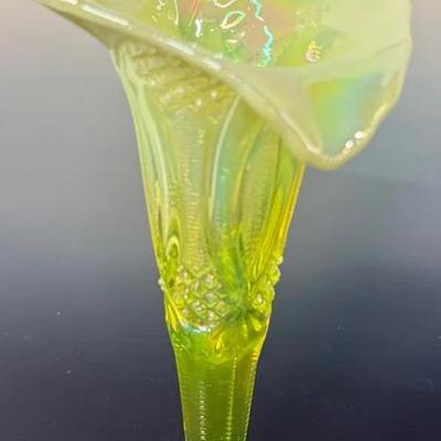 Vintage ‘Jack-in-the-Pulpit’ Uranium/Vaseline Art Glass Vase