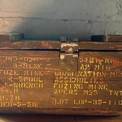 Vintage US Land Mine Crate