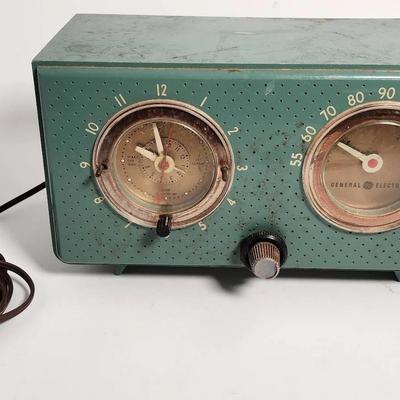 Mariner Green 1955 GE Model 566 AM Vacuum Tube Clock Radio