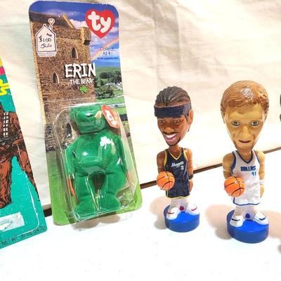 Collectibles - Starwars Pez, TY Beanie Baby And Bobble Pop Basketball Players