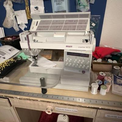 Pfaff creative 1473 computerized sewing machine