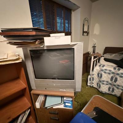 Vintage Toshiba TV with built in DVD player