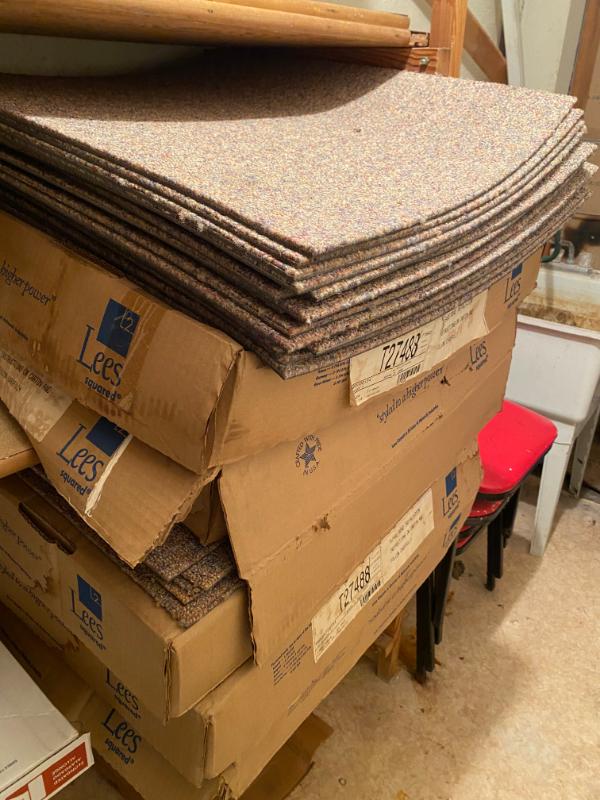 Sale Photo Thumbnail #10: Carpet squares