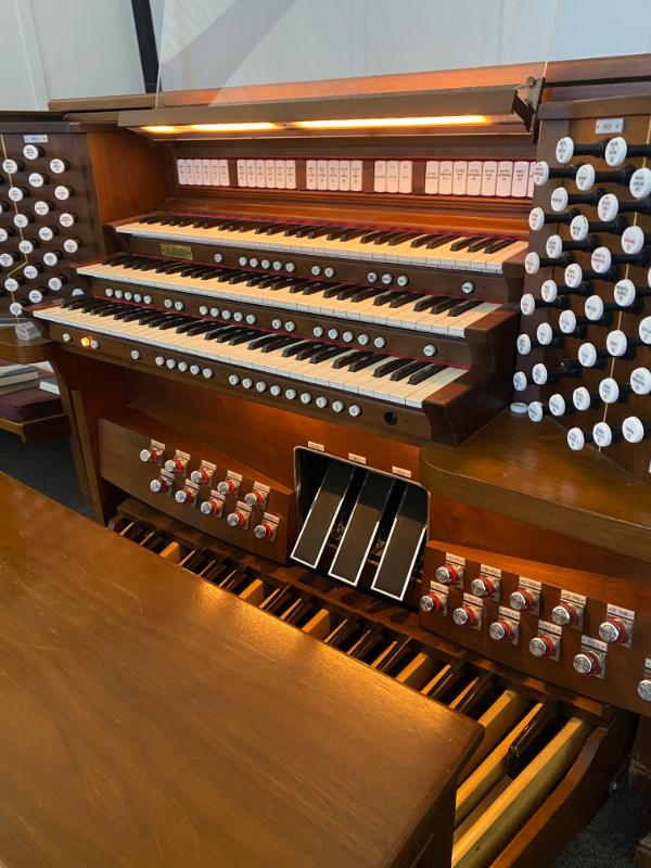 Sale Photo Thumbnail #2: 2 rodgers 945 oxford organ