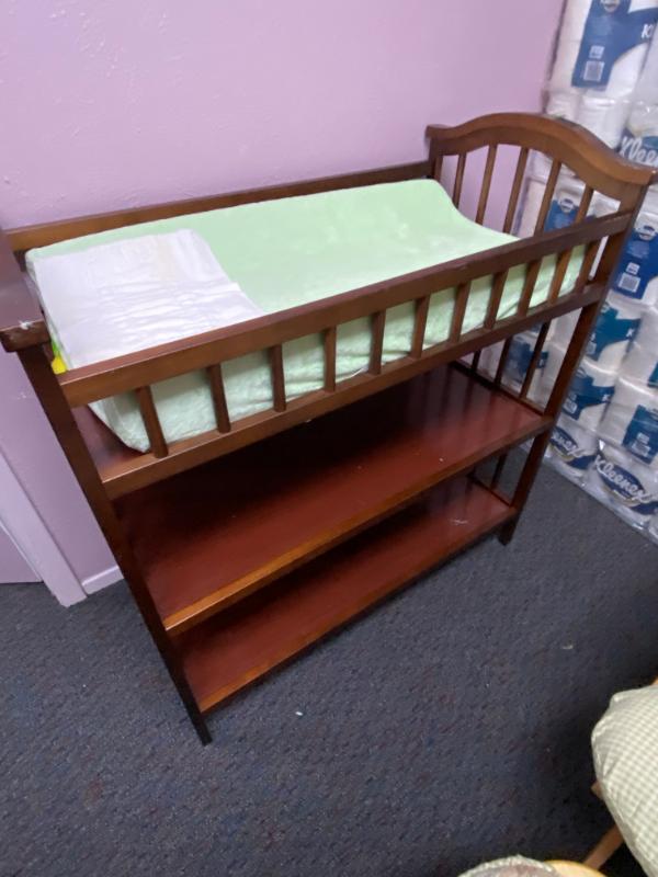 Sale Photo Thumbnail #11: Changing table