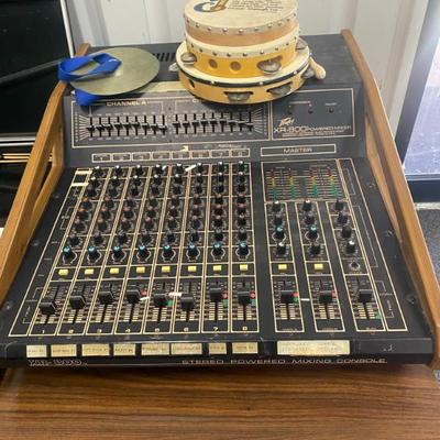 Sale Photo Thumbnail #70: XR 800 Powered Mixer 