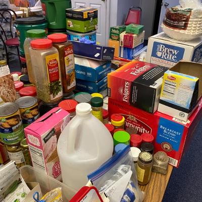 Sale Photo Thumbnail #35: Misc kitchen items 