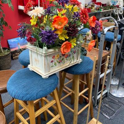 Sale Photo Thumbnail #58: Stools, Floral Arrangement