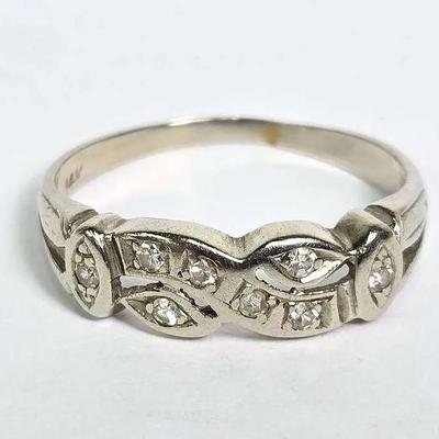 14K White Gold Diamond Figure Eight Band / Ring - Size 8.25