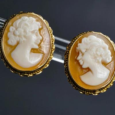 14K Gold Shell Cameo Earrings