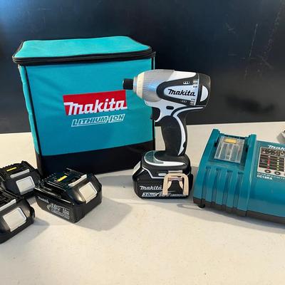 Makita 18V Compact Lithium-Ion Cordless Impact Driver Kit