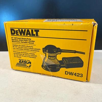 DeWalt DW423 5" Heavy Duty Orbit Palm Sander w/ Electronic Variable Speed
