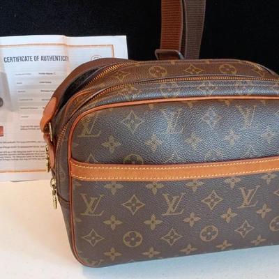 Louis Vuitton Authentic Monogram Canvas Reporter PM Crossbody Bag