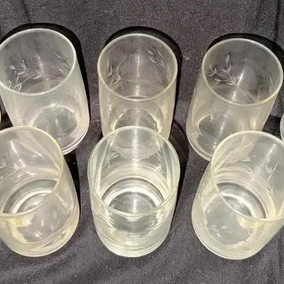 Vintage Etched Floral Drinking Glasses Lot – 10 Tumblers (As-Is)