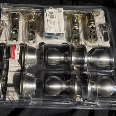 Kwikset Satin Nickel Door Knob & Deadbolt Combo Set – Keyed Entry, New in Package