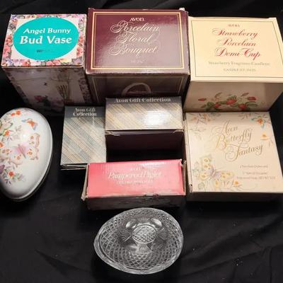 Vintage Avon Gift Collection Lot – Porcelain, Bud Vase, Candle, Soap & Trinket Boxes (Mixed Set)