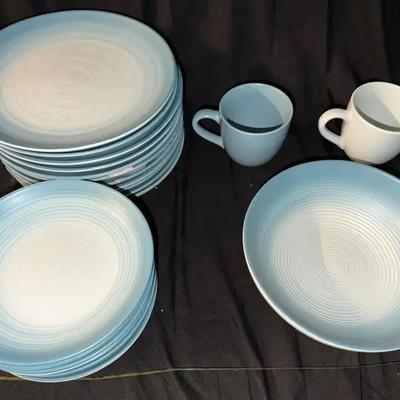 Vintage Blue & White Concentric Ring Dinnerware Lot – Plates, Bowls & 2 Mugs (As-Is / Chipped)