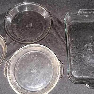 Vintage Pyrex Clear Glass Bakeware Lot (4 Pieces) – Pie Plates & Rectangular Baking Dish
