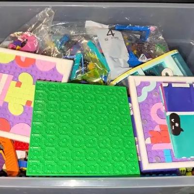 Bulk LEGO Lot – 7 lb Mixed Pieces, Baseplates, Panels, Manuals & Accessories