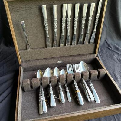 Vintage Flatware Set in Wooden Storage Chest – Northland Stainless (Korea)