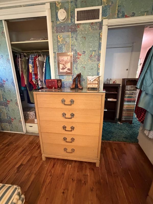 Sale Photo Thumbnail #79