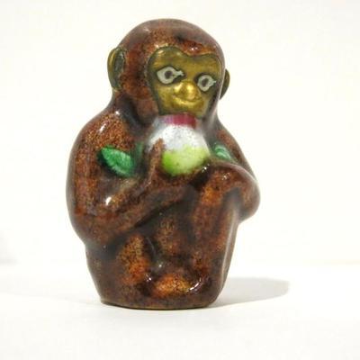 Sale Photo Thumbnail #33: Qing Dynasty Brass Enamelled Monkey Eating A Peach Netsuke